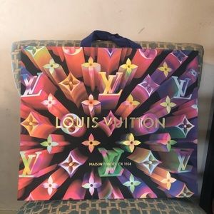 Louis Vuitton Holiday Giftbag Art